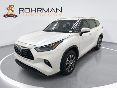 Used 2023 Toyota Highlander XLE