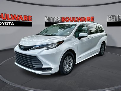 Used 2021 Toyota Sienna LE