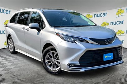 Used 2022 Toyota Sienna XLE w/ XLE Plus Package