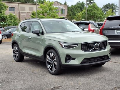 New 2025 Volvo XC40 B5 Plus w/ Protection Package Premier