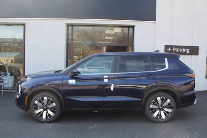 New 2025 Mitsubishi Outlander SE
