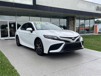Used 2022 Toyota Camry SE w/ Carpet Mat Package (TMS)