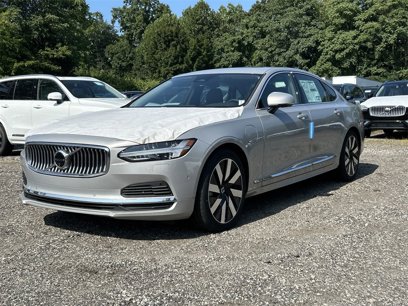 New 2024 Volvo S90 T8 Ultimate w/ Lounge Package