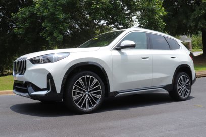 New 2025 BMW X1 xDrive28i w/ Premium Package