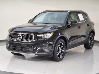 Used 2025 Volvo XC40 B5 Core