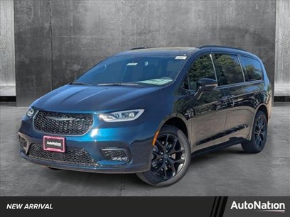New 2025 Chrysler Pacifica Limited