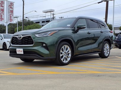 Used 2023 Toyota Highlander Limited