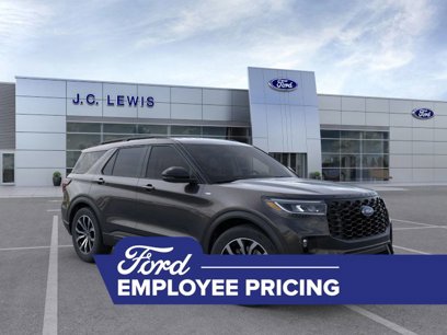 New 2025 Ford Explorer ST-Line w/ Premium Package