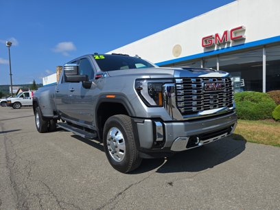 New 2025 GMC Sierra 3500 Denali w/ Denali Reserve Package