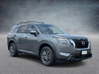 New 2025 Nissan Pathfinder SV w/ SV Premium Package