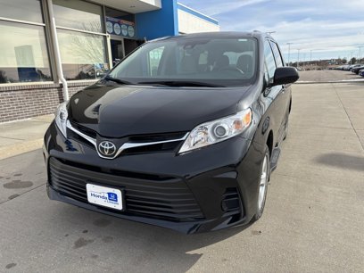 Used 2018 Toyota Sienna LE