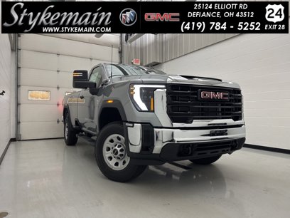 New 2025 GMC Sierra 3500 Pro w/ Convenience Package