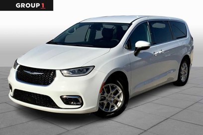 Used 2023 Chrysler Pacifica Touring-L