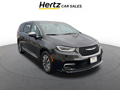 Used 2023 Chrysler Pacifica Limited