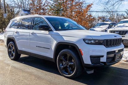 Used 2023 Jeep Grand Cherokee L Laredo