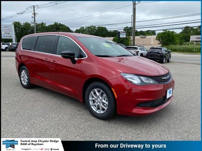 New 2025 Chrysler Voyager LX
