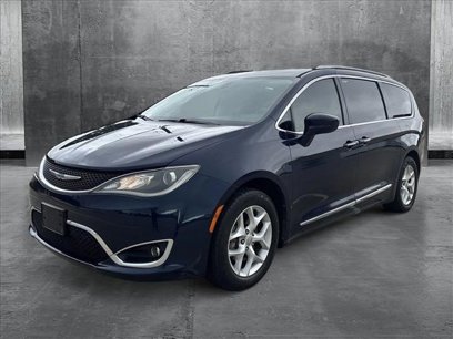 Used 2018 Chrysler Pacifica Touring-L w/ Tire & Wheel Group