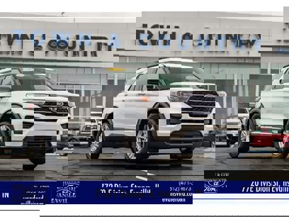 New 2024 Ford Explorer XLT