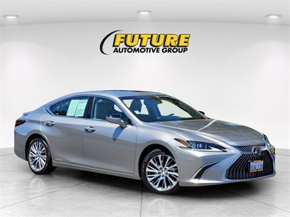 Used 2021 Lexus ES 300h w/ Premium Package