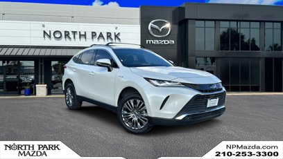 Used 2021 Toyota Venza XLE w/ Softex Package