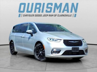 Certified 2023 Chrysler Pacifica Touring-L
