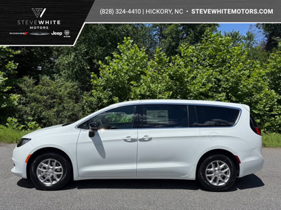 New 2025 Chrysler Voyager LX