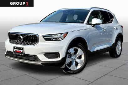 Used 2020 Volvo XC40 T4 Momentum