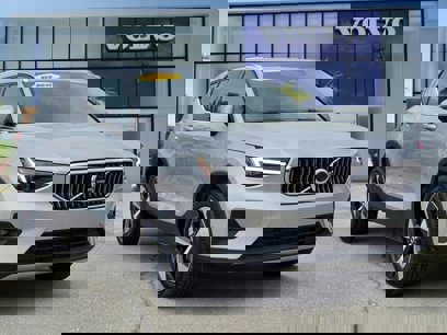 Used 2025 Volvo XC40 B5 Plus w/ Protection Package Premier