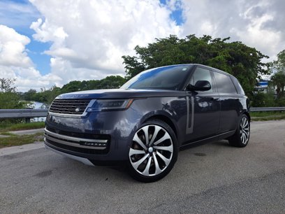 New 2025 Land Rover Range Rover Long Wheelbase SE
