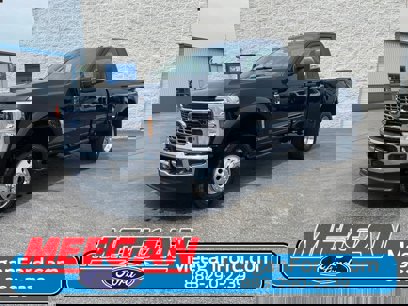 New 2025 Ford F450 XLT