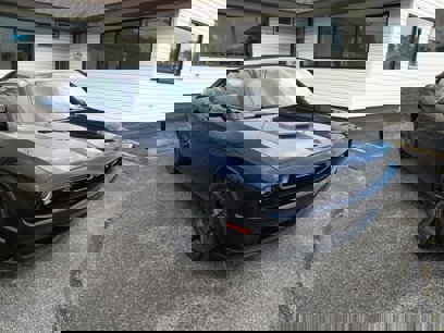 Used 2016 Dodge Challenger SXT