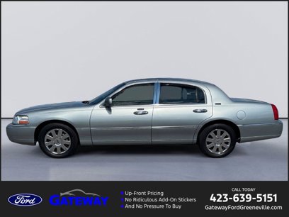 Used 2006 Lincoln Town Car Signature Limited