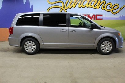 Used 2018 Dodge Grand Caravan SE w/ UConnect Hands-Free Group