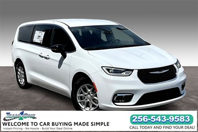 New 2026 Chrysler Pacifica Select