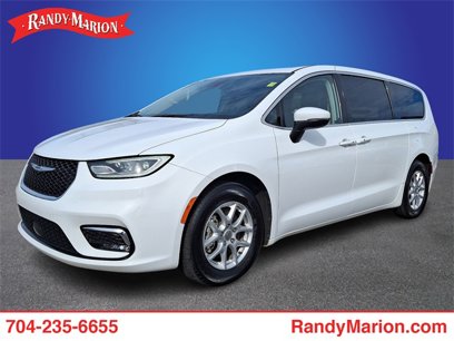 Used 2023 Chrysler Pacifica Touring-L
