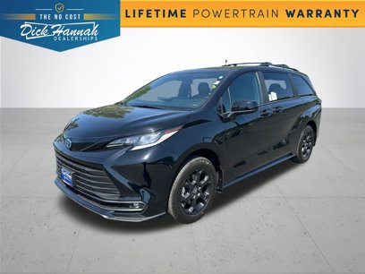 New 2025 Toyota Sienna XLE Woodland Edition