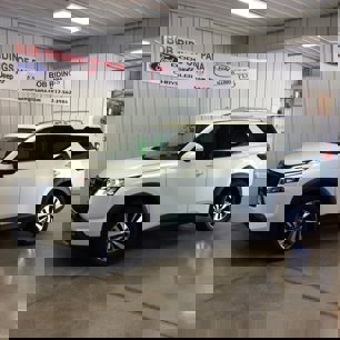 Used 2024 Nissan Pathfinder SL w/ Black Appearance Package