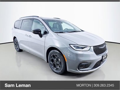New 2025 Chrysler Pacifica Premium