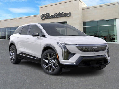 New 2025 Cadillac Optiq Luxury 2