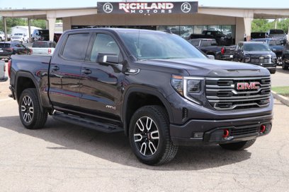 New 2025 GMC Sierra 1500 AT4 w/ AT4 Premium Package