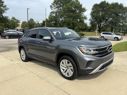 Used 2022 Volkswagen Atlas Cross Sport SE w/ Panoramic Sunroof Package