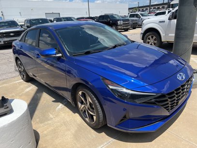Used 2023 Hyundai Elantra SEL w/ Convenience Package