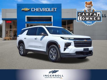 Used 2025 Chevrolet Traverse LT