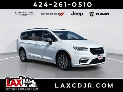 New 2025 Chrysler Pacifica Pinnacle