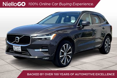 Used 2022 Volvo XC60 B5 Momentum w/ Advanced Package