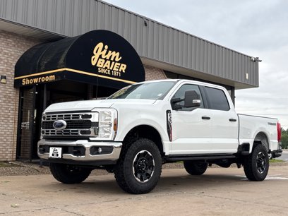 New 2025 Ford F350 XLT w/ Tremor Off-Road Package