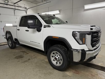 New 2025 GMC Sierra 2500 Pro w/ Convenience Package