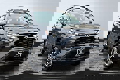 New 2025 Toyota RAV4 XLE
