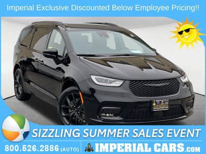 New 2025 Chrysler Pacifica Limited