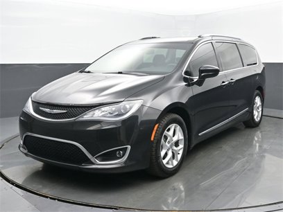 Used 2017 Chrysler Pacifica Touring-L Plus w/ Tire & Wheel Group